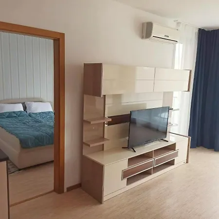 Апартамент Cozy Apartament In Sunny View Central Complex
